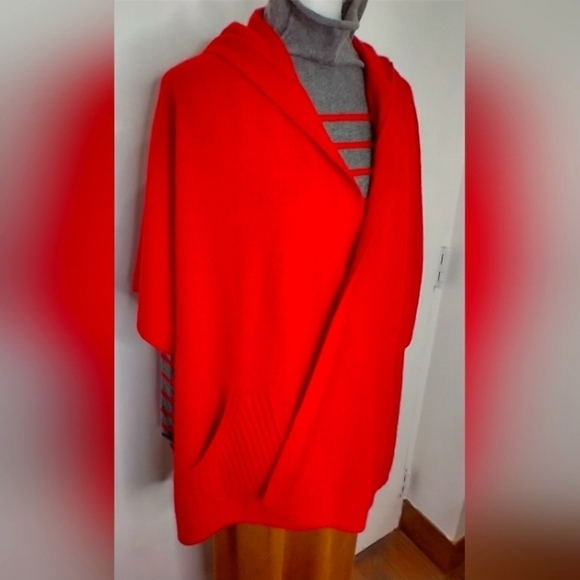 LITTLE RED RIDING HOOD CASHMERE CARDIGAN - Picture 1 of 8